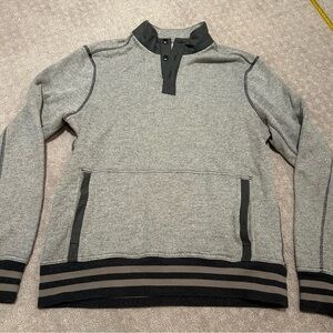 Lululemon Men's Gray Sweatshirt with dark grey Accents. EUC!
